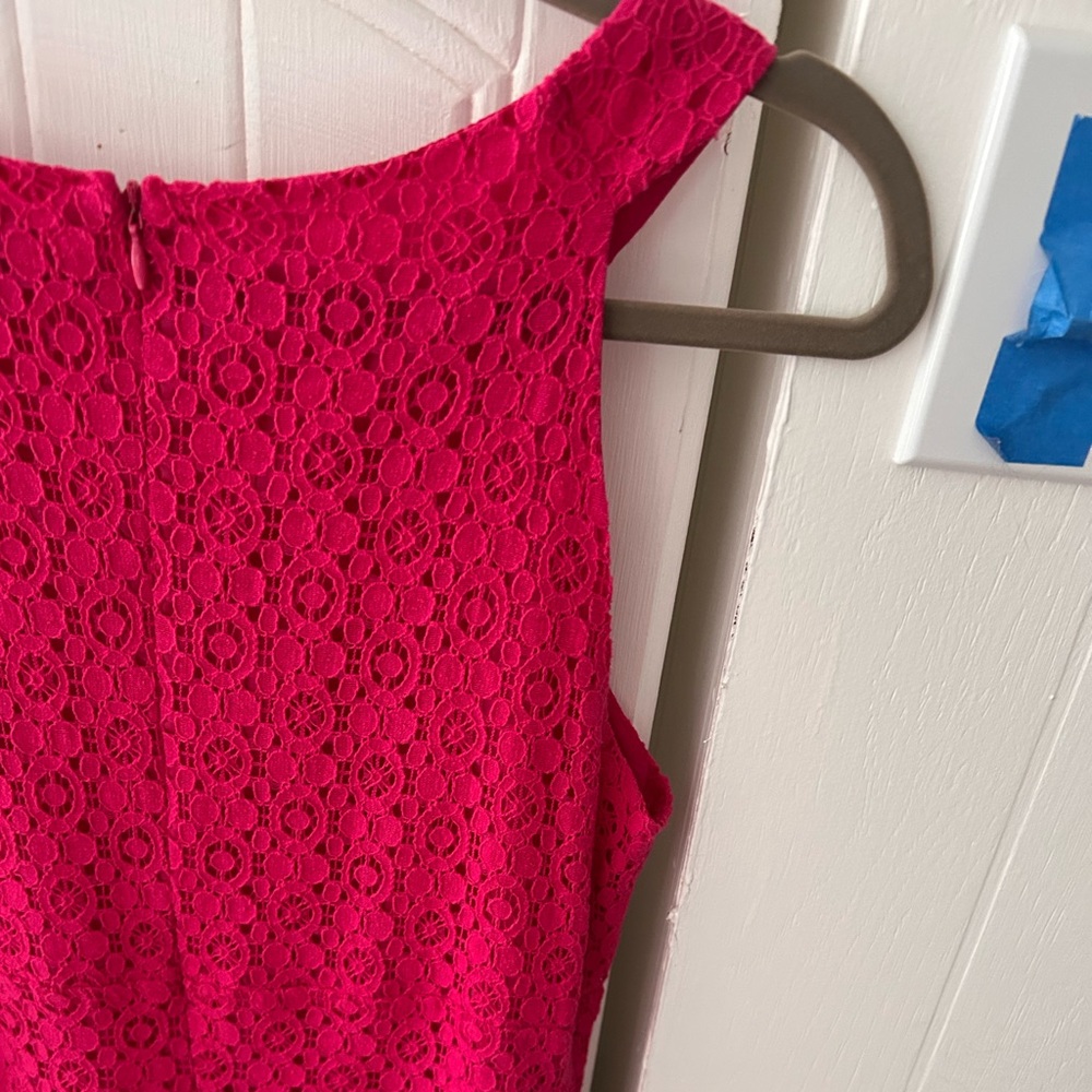 EUC New York & Company Fuchsia Lace Dress, Sleeveless with Lining, Zipper Back - Picture 5 of 9